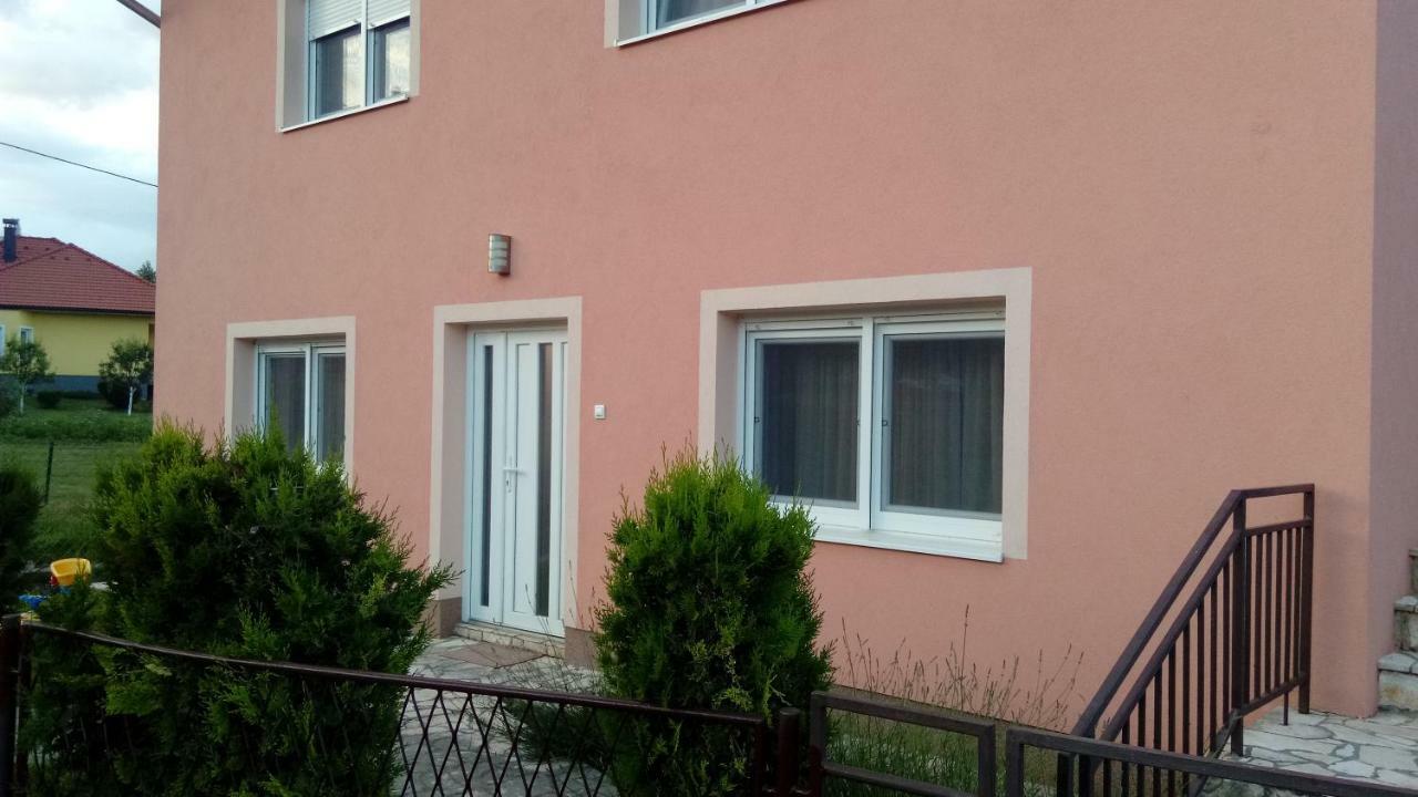 Apartmani Lovro Ogulin Ngoại thất bức ảnh